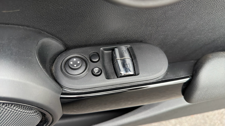 MINI Hatchback 135kW Cooper S Level 2 33kWh 3dr Auto Electric Hatchback